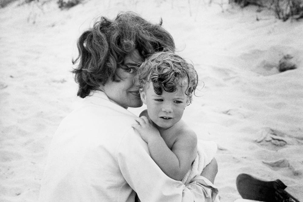 Jacqueline Kennedy and Caroline in Hyannis, photographed by Mark Shaw